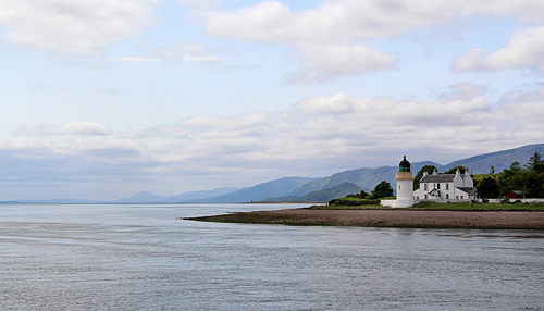 Crossing Loch Linnheby  Gordon Bennett